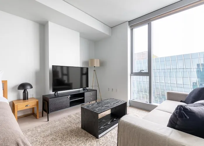 Pioneer Sq Studio W Gym Wd Nr Occidental Sq Sea-40